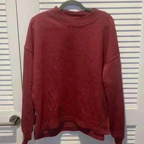 Super Comfy Red Turtleneck - Perfect for Chiefs Super Bowl!! - Picture 2 of 3